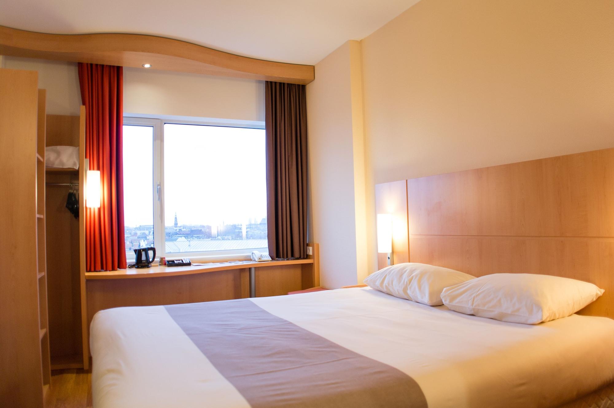 Ibis Centre Hotel 3*